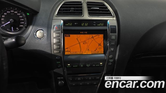 Lexus ES 2010 — photo 13