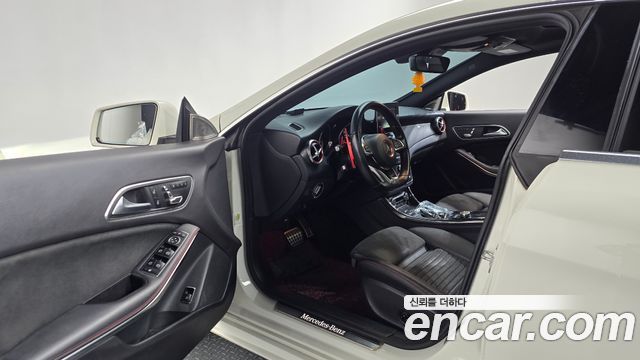 Mercedes-Benz CLA-Class 2018 — photo 13