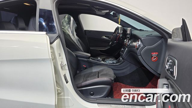 Mercedes-Benz CLA-Class 2018 — photo 16