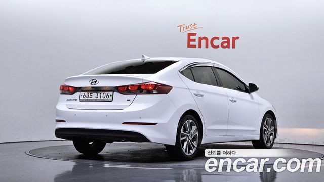 Hyundai AVANTE 2018 — photo 2