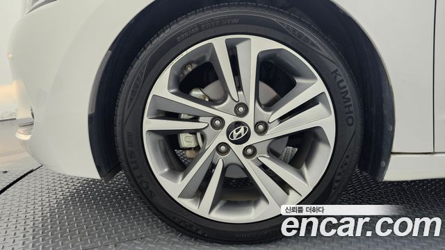Hyundai AVANTE 2018 — photo 5