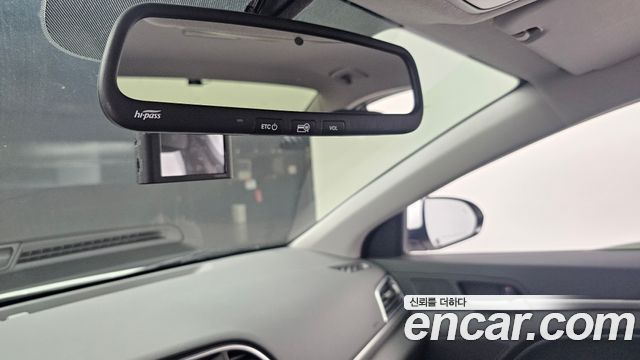 Hyundai AVANTE 2018 — photo 25