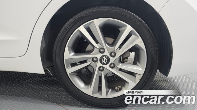 Hyundai AVANTE 2018 — photo 7