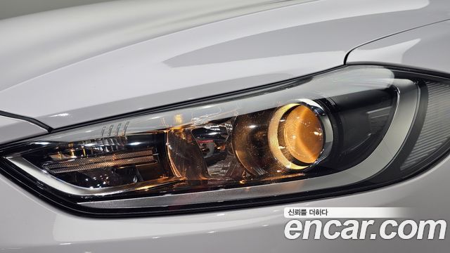 Hyundai AVANTE 2018 — photo 8