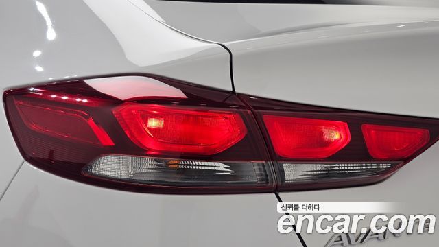 Hyundai AVANTE 2018 — photo 9