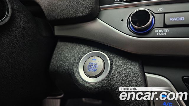 Hyundai AVANTE 2018 — photo 27