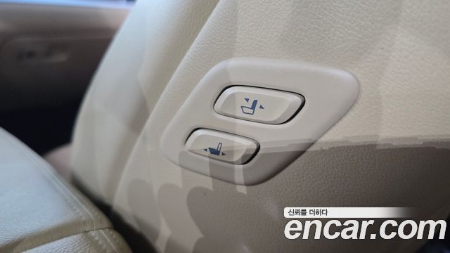 Genesis G80 2017 — photo 24