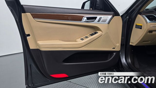 Genesis G80 2017 — photo 14