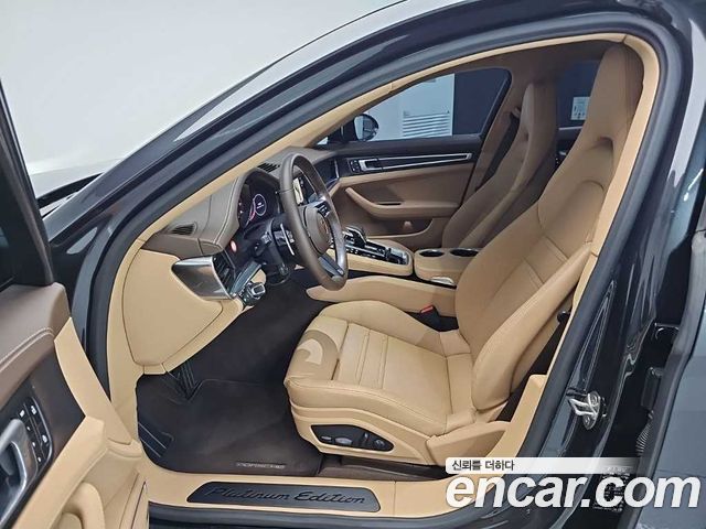 Porsche Panamera 2023 — photo 11