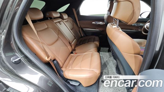 Genesis GV70 2024 — photo 17