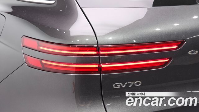 Genesis GV70 2024 — photo 9