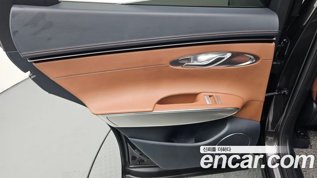 Genesis GV70 2024 — photo 15