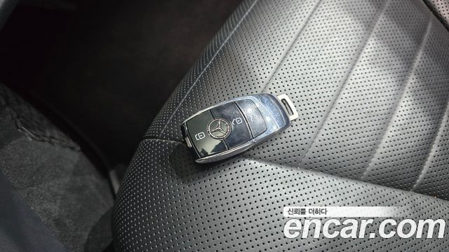 Mercedes-Benz S-Class 2018 — photo 17