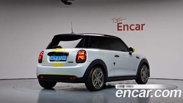 Mini Cooper 2022 — photo 2