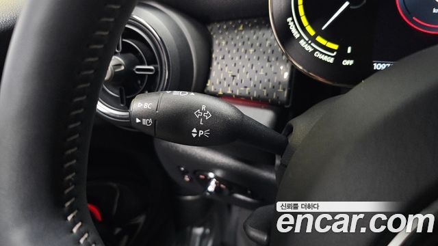 Mini Cooper 2022 — photo 23