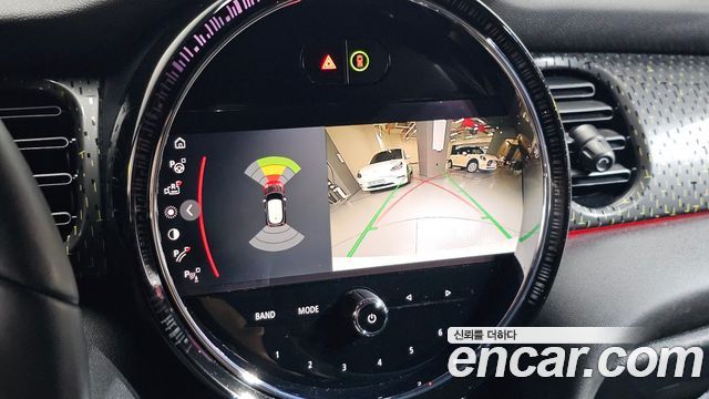 Mini Cooper 2022 — photo 26