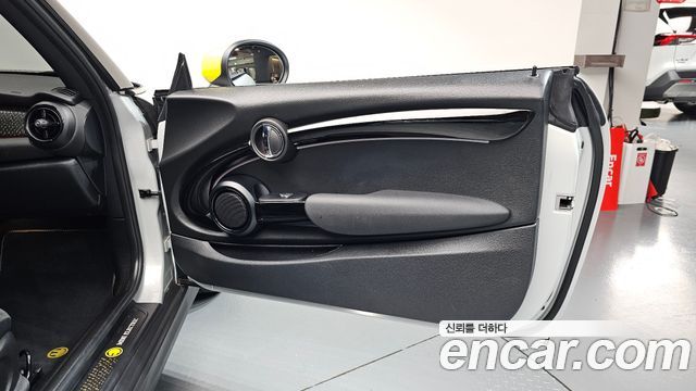 Mini Cooper 2022 — photo 15