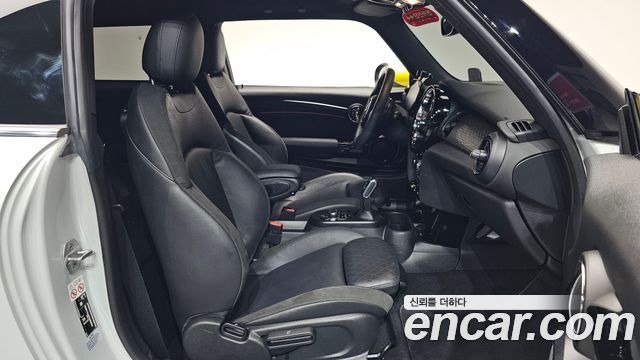 Mini Cooper 2022 — photo 16