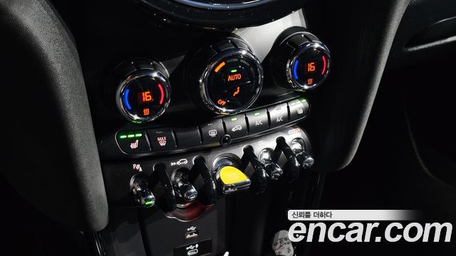 Mini Cooper 2022 — photo 28