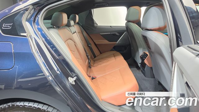 BMW i5 2024 — photo 17