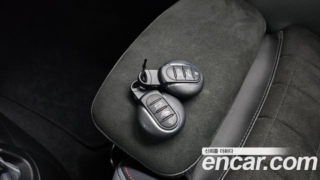 Mini Cooper 2021 — photo 21