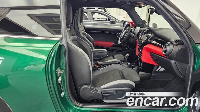 Mini Cooper 2021 — photo 16