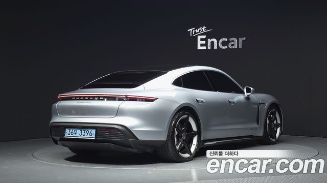 Porsche Taycan 2021 — photo 2