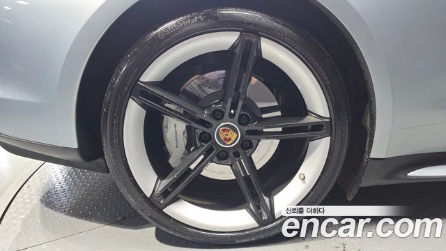 Porsche Taycan 2021 — photo 5