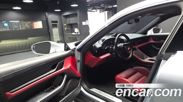 Porsche Taycan 2021 — photo 13