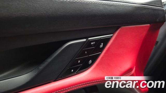 Porsche Taycan 2021 — photo 31