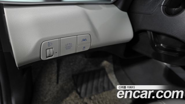 Hyundai AVANTE 2021 — photo 24
