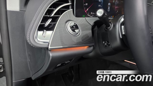 Mercedes-Benz E-Class 2025 — photo 26