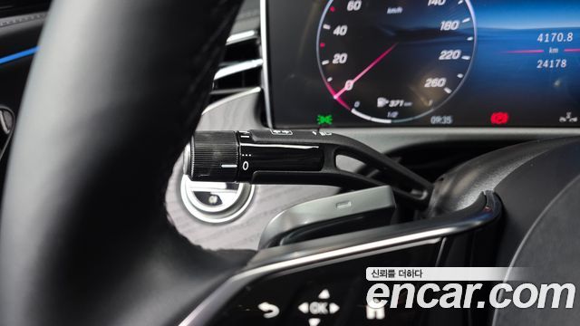 Mercedes-Benz E-Class 2025 — photo 27