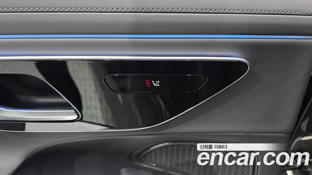 Mercedes-Benz E-Class 2025 — photo 28