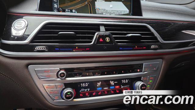 BMW 7-Series 2017 — photo 20