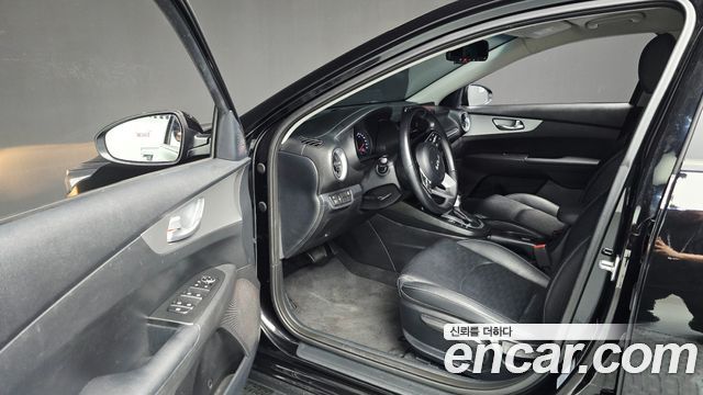 Kia K3 2022 — photo 13