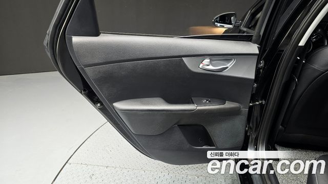 Kia K3 2022 — photo 15