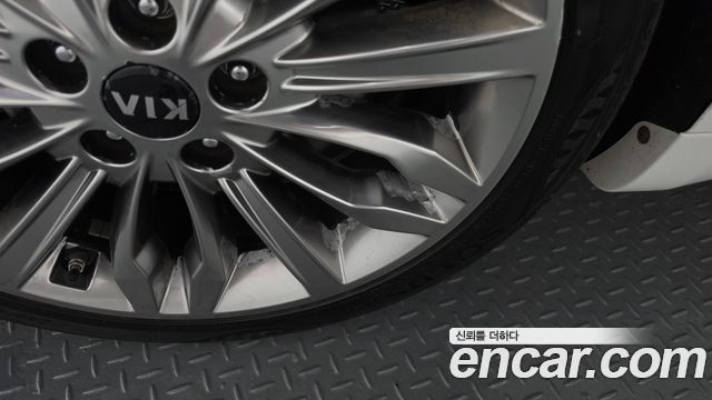 Kia K7 2020 — photo 24