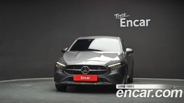 Mercedes-Benz A-Class 2025 — photo 3
