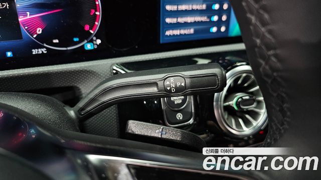 Mercedes-Benz A-Class 2025 — photo 9