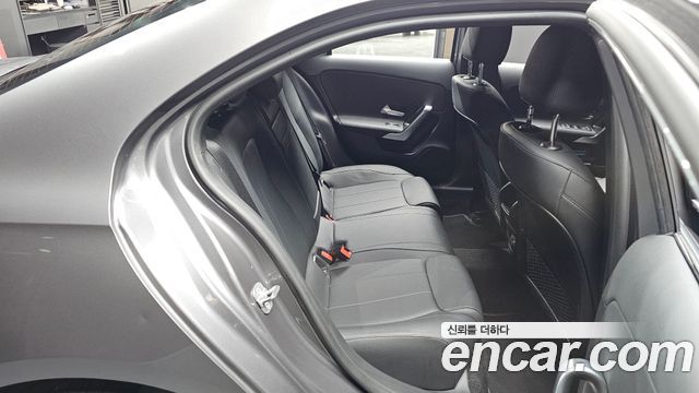 Mercedes-Benz A-Class 2025 — photo 11