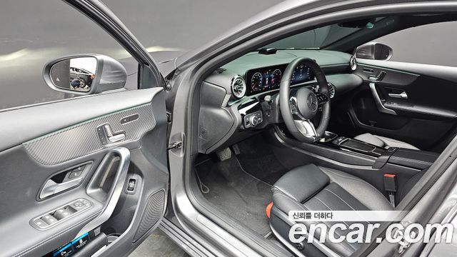 Mercedes-Benz A-Class 2025 — photo 12
