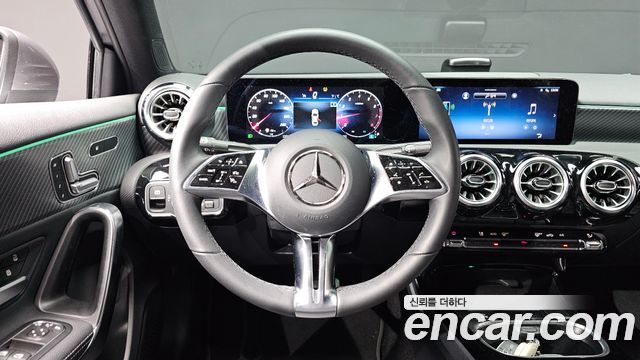 Mercedes-Benz A-Class 2025 — photo 13