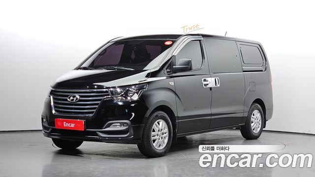 Hyundai Starex 2019 — photo 1