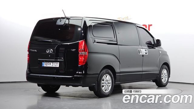 Hyundai Starex 2019 — photo 2