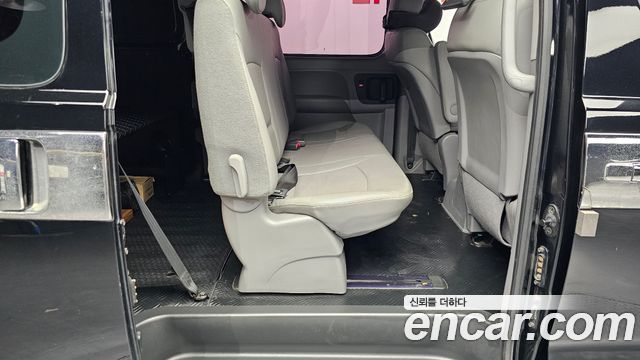 Hyundai Starex 2019 — photo 17