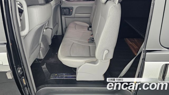 Hyundai Starex 2019 — photo 18
