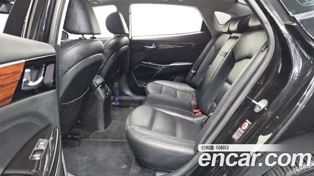 Kia K7 2017 — photo 18