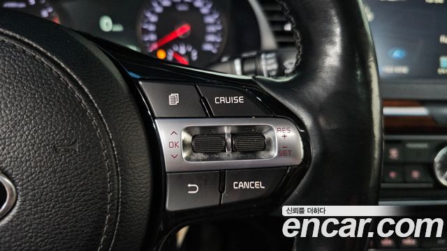 Kia K7 2017 — photo 24