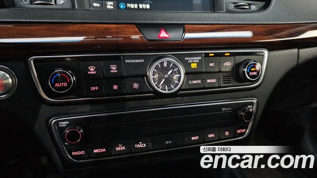 Kia K7 2017 — photo 28